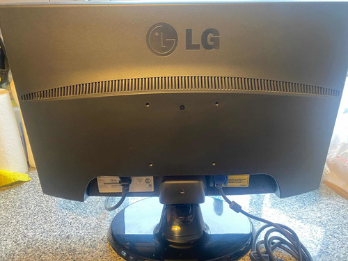 Monitor De 21.5 Pulgadas LG Negro Modelo Flatron W 2243s