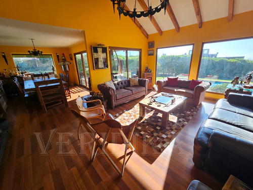 Vendo Casa De 380m2 En Terreno De 5600m2 A 5min Concón.