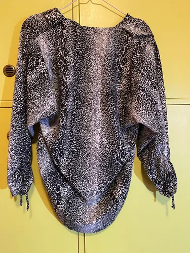 Blusa animal print blanco y negro hotsell