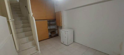 Imagen 7 de 17 de Local Casco Historico. Prox Col Nac Bs As. Vta X Viaje