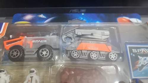 Playset Aventura Del Espacio 8 Piezas Express Wheels Nuevo Multicolor