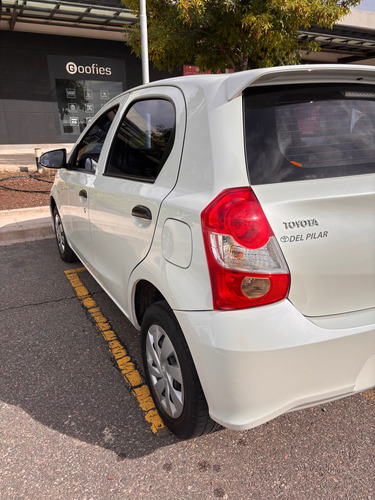 Toyota Etios 1.5 Sedan X