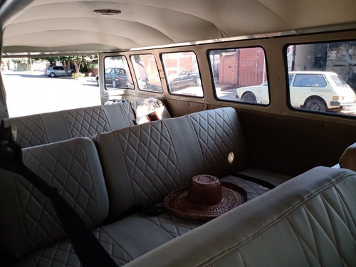 Volkswagen Kombi Corujinha