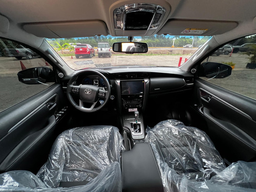 Toyota Fortuner Srx V6