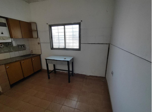 Imagen 6 de 13 de Casa 3 Ambientes- Venta- Local En Esquina - Tablada