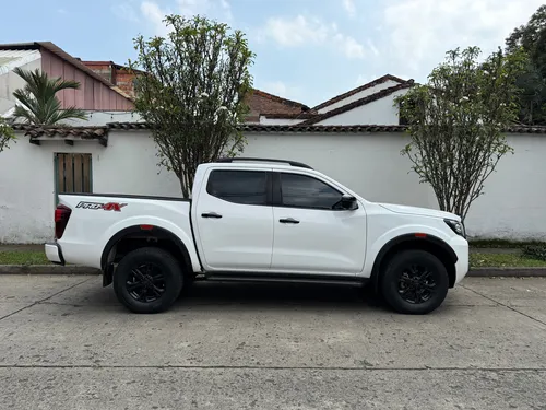 Nissan Frontier 2.5l Automática Diésel 4x4