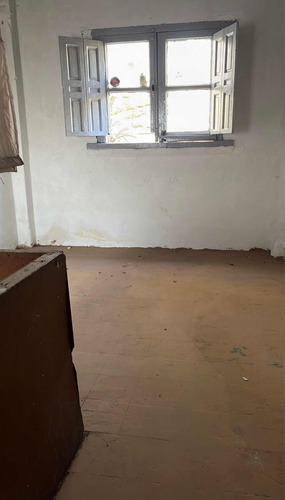 Rousseau Y 21 Abril Apto Tipo Casa Con 2 Plantas 1 Dorm