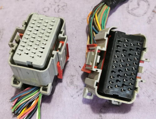 Computadora Motor Stratus Sebring 2002 2.7l 04606801ab Libre (Usado)