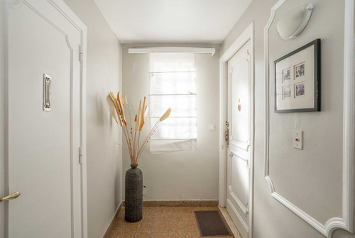 Departamento Reciclado Con Balcón Y Cochera Olivos