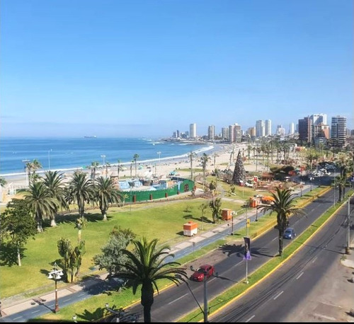 Amplio Depto. Frente Playa Cavancha. Cod. 41092