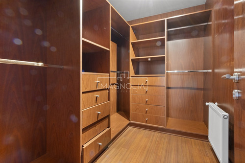 Casa En Arriendo De 5 Dorm. En Lo Barnechea
