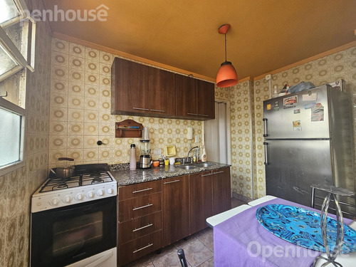Departamento En Venta Dos Ambientes Con Cochera Cubierta/ Parque Patricios