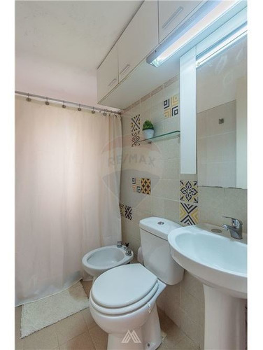 Venta Apto 2 Dorm. C/ Patio Y Garage, Ciudad Vieja