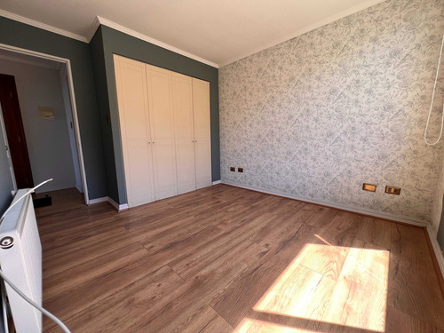 Vende Depto. Excelente Ubicación (65593)