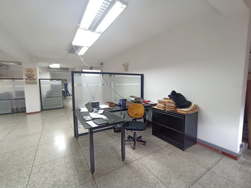 Imagen 16 de 30 de Edificio En Venta Con Local Comercias Y Apartamentos / Oficinas En Av. Libertador Barquisimeto. Cod. 23-15252 Para Mas Informacion 412-1498654 Katty Vasquez Asesor Inmobiliario Rentahouse. Negociable