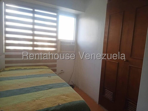 Yoselin Cabesas Vende Apartamento En Res El Mirador, 3h-2b Yc 25-16619