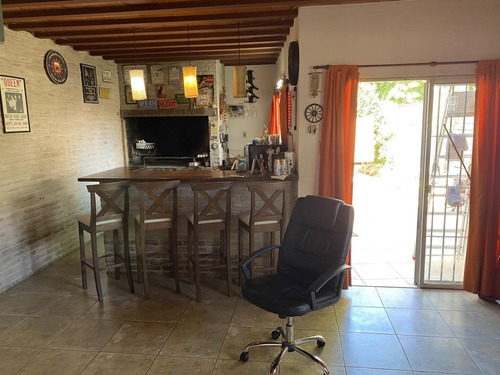 Vendo Casa De 3 Dormitorios Y 2 Baños En Jacinto Vera