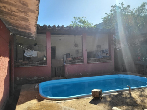 Imagem 19 de 30 de Casa 3 Quartos Uma Suíte , Piscina E Lojas
