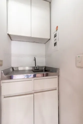 Oficina En Arriendo/venta En El Chicó. Cod V6701