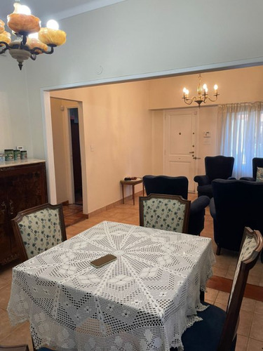 Chalet En Venta Condicionada En Barrio Parque
