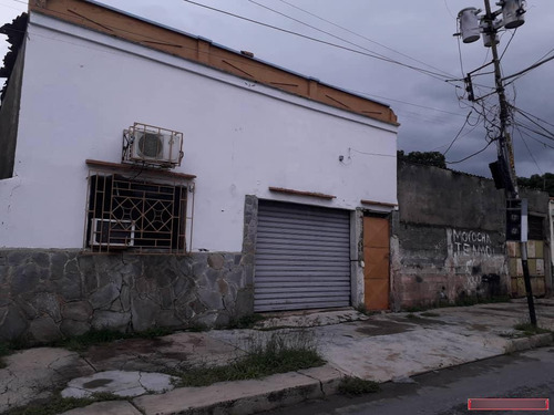 Terreno En La Avenida Las Ferias  Santa Rosa Valencia Sur. T2