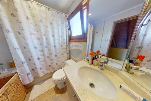 Dos Casas En Uno En Condominio!