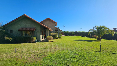 Vendo Casa De 380m2 En Terreno De 5600m2 A 5min Concón.