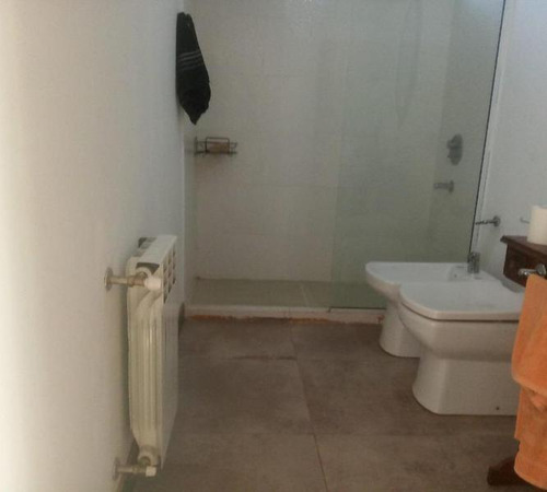 Casa 3 Dormitorios, 2 Baños, Piscina Y Amplio Parque