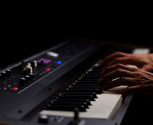 Roland Vr-730 V-combo Órgano, Piano Y Sintetizador Portátil