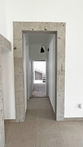 Imagen 6 de 19 de Casa En Zona Dorada, 3 Recs, 4 Baños, Seguridad, Alberca Y Jardín Común En Vistahermosa