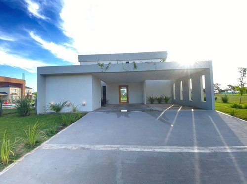 Imagen 1 de 26 de Casa En Venta En Barrio Santa Rita