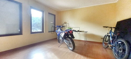 Casa En Venta De 6 Dorm. En Olmué