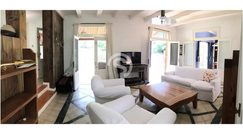 Excelente Casa En Venta En Zona Golf, Financiación - Ref: 4781