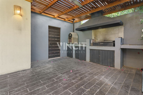 Casa Desocupada 3d + Servicio, Quincho Y Piscina