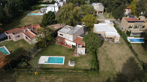 Venta De Casa De 4 Dormitorios En Barrio La Taquara, Cañuelas