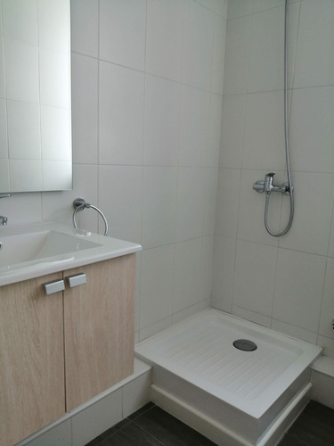 Oportunidad! Venta Depto. 2 Dormitorios Y 2 Baños + Est.