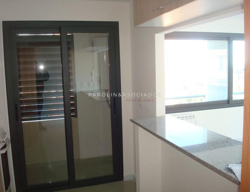 Imagen 11 de 11 de Apartamento Pent Huose.- Maldonado A Pasos De Playa Mansa.- Dos Dormitorios Dos Baños Living Comedor ,muy Linda Vista Cocina Con Lavadero Garaje .-