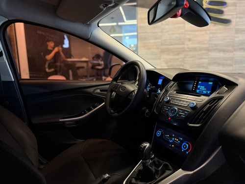 Ford Focus III 1.6 Sedan S