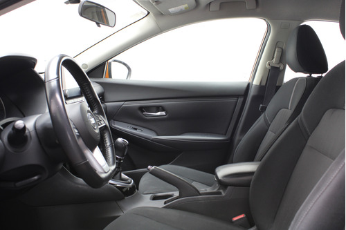 Nissan Sentra 2.0 Advance Mt