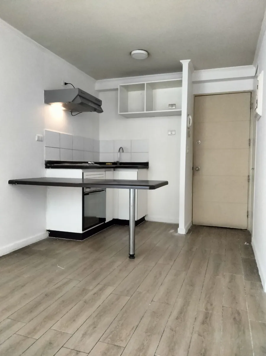 Imagen 2 de 13 de * Promo Arriendo! Piso 9, Orient. Norte * 1 Hab / 1 Baño