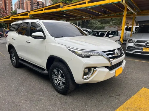 Toyota Fortuner 2.7 Srv