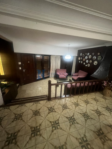 Chalet De 6 Amb. Desarrollado En 3 Niveles - Zona Punta Mogotes