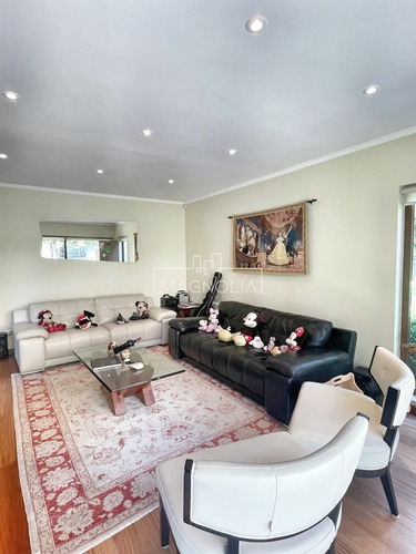Casa En Venta De 5 Dorm. 4 Baños Mas Serv. En Piedra Roja