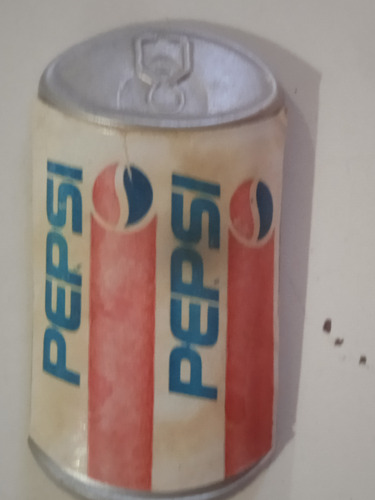 Lata Pequeña Pepsi.