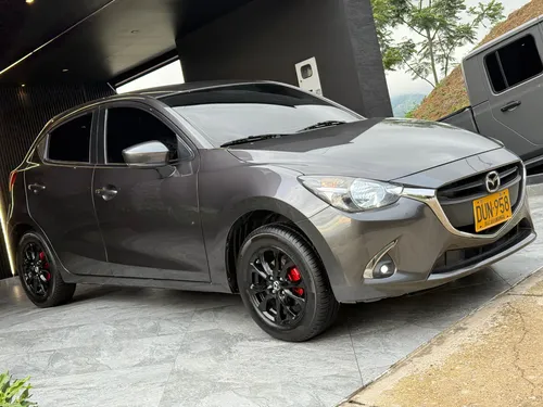 Mazda 2 1.6 touring automatico