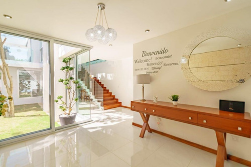 Imagen 13 de 30 de Venta Casa C/aberca, Lujo Y Gran Diseno Y Eficiencia En Play