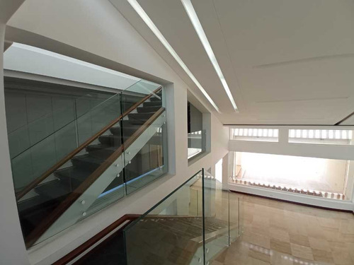 Imagen 5 de 21 de Vendo Casa 1462m2 5h/6b/6pe El Cafetal 0678