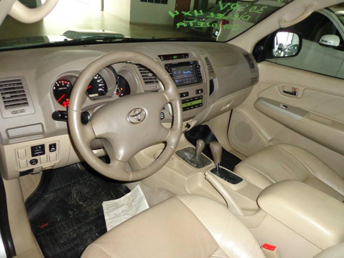 Toyota Hilux Sw4 Cd 3 .0 Srv 4x4 Aut.