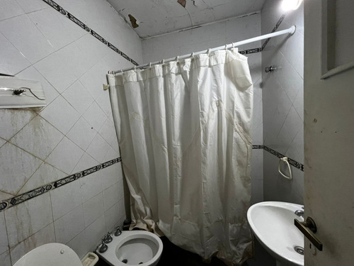 Imagen 16 de 19 de Venta Casa De 3 Amb. Villa Udaondo, Ituzaingo