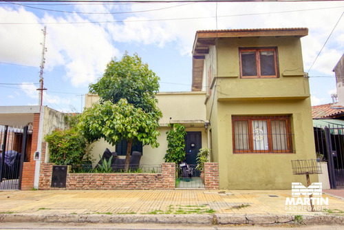 Casa En Venta En Martínez, 3 Ambientes, Ideal Para Refaccionar/ampliación. Lote 171 M2.